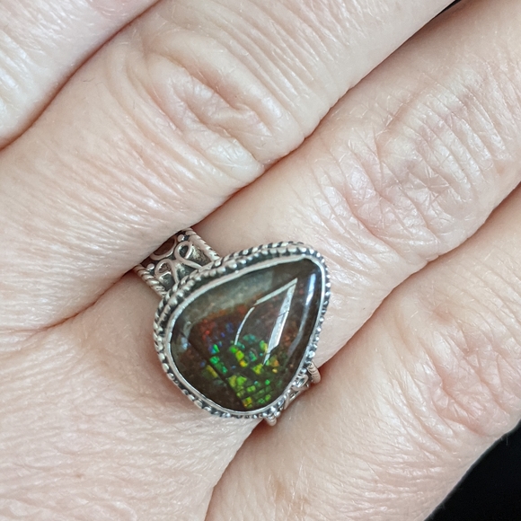 Ammolite .925 Silver, size 9 - Picture 9 of 14